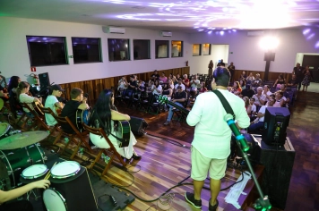 Foto - Apresentação - Cordas e Percussão