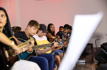 Foto - Apresentação - Cordas e Percussão