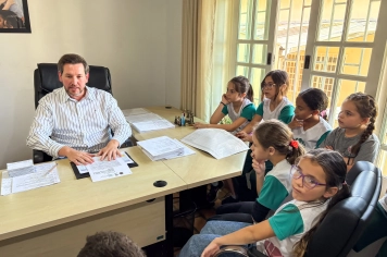 Foto - Visita de Alunos ao Prefeito 14/11/2025