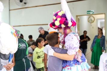 Foto - Entrega de ovos de Páscoa  EMEB Jumirim e Creche Denise.