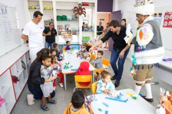 Foto - Entrega de ovos de Páscoa  EMEB Jumirim e Creche Denise.