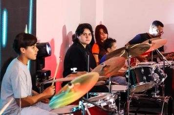 Foto - Apresentação - Cordas e Percussão