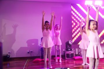 Foto - Apresentação Final de Ano do Ballet e Zumba