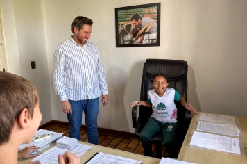 Foto - Visita de Alunos ao Prefeito 14/11/2025