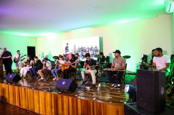 Foto - Apresentação - Cordas e Percussão