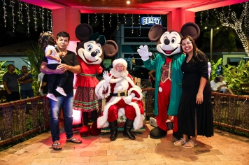 Foto relacionada - Chegada do Papai Noel em Jumirim encanta famílias na Praça Nossa Senhora Aparecida