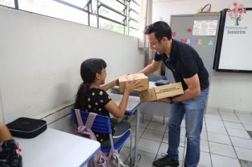 Foto - Entrega de Kits Escolares