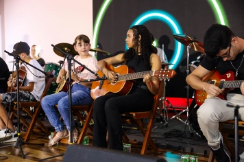 Foto - Apresentação - Cordas e Percussão