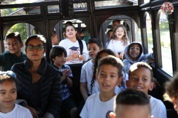 Foto - PASSEIO DE TREM COM ALUNOS DA ESCOLA MUNICIPAL