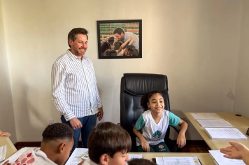 Foto - Visita de Alunos ao Prefeito 14/11/2025