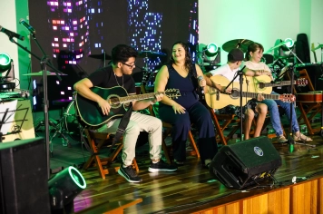 Foto - Apresentação - Cordas e Percussão