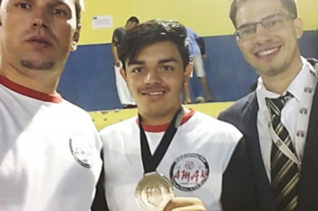 Atleta de Jumirim se destaca no karatê