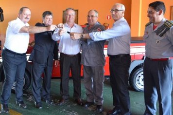 Consórcio Intermunicipal dos Bombeiros faz entrega de viatura