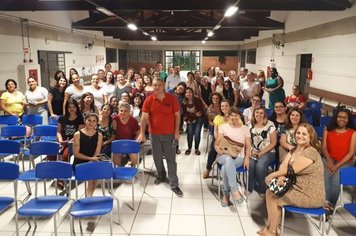 Educação de Jumirim realiza palestra motivacional para funcionários