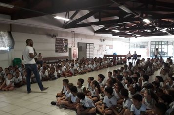 EDUCAÇÃO DE JUMIRIM PROMOVE PALESTRA SOBRE BULLYING