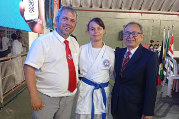 Antonelle Meneses representa Jumirim em dois grandes campeonatos de karatê no mês de outubro de 2025
