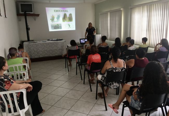 A PREVENÇÃO DA GRAVIDEZ NA ADOLESCÊNCIA É TEMA DE PALESTRA NO CRAS