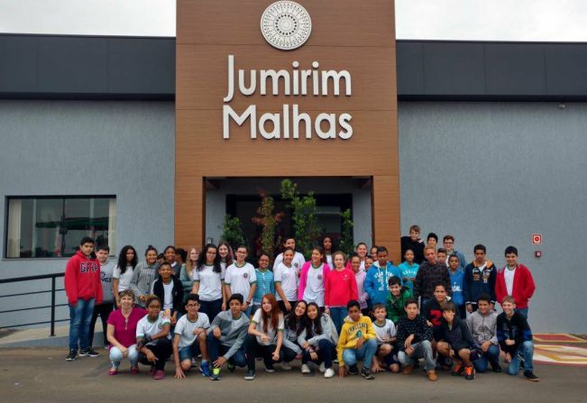 Alunos da EMEB - Jumirim visitam empresa do Município