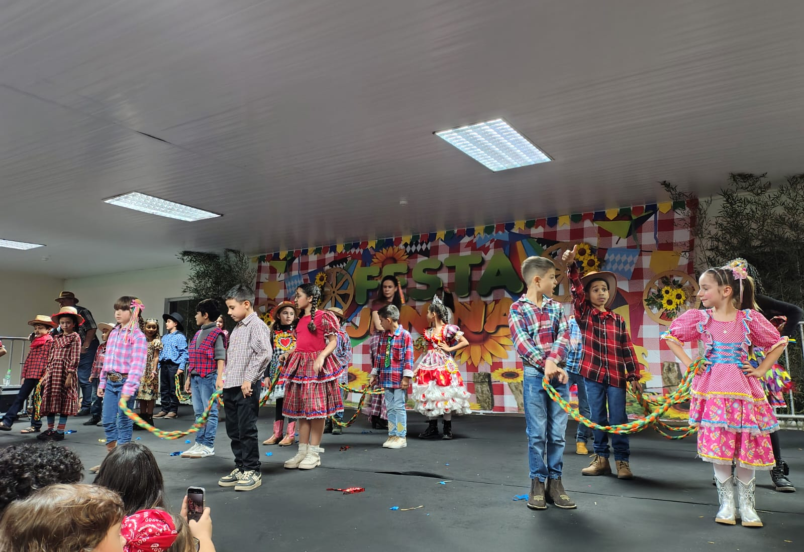“Festa Junina” da EMEI “Professora Denise Ap. Puttinati Casari” e EMEB-Jumirim “Governador Mário Covas Júnior” 