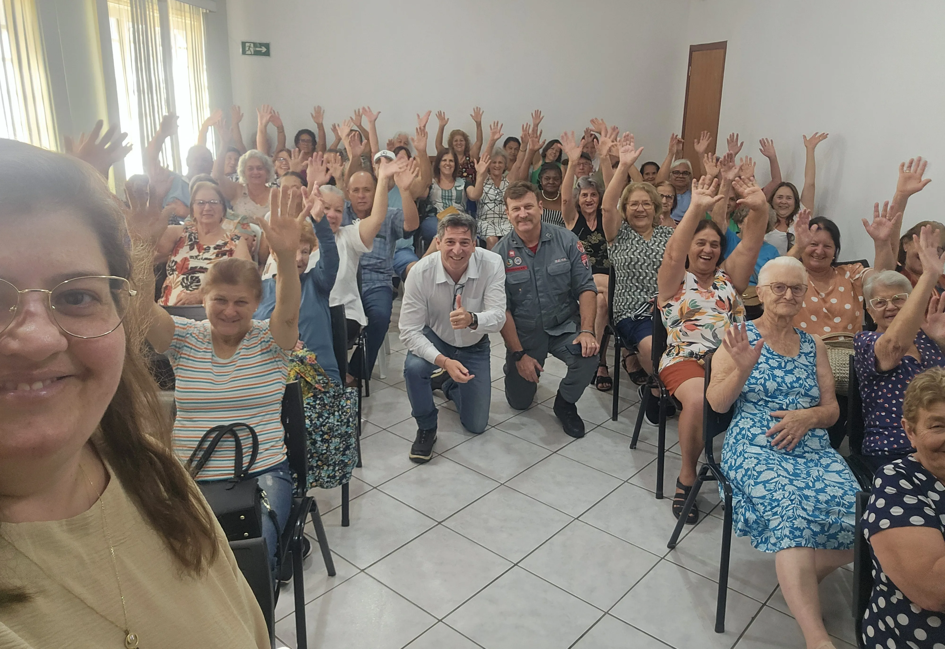 Prefeitura de Jumirim promove palestra educativa sobre prevenção de incêndios para o grupo SCFV 59+ 