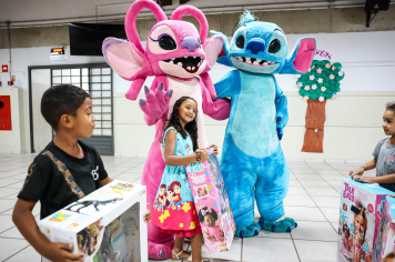 Foto - Entrega de Presentes 10/10/2025