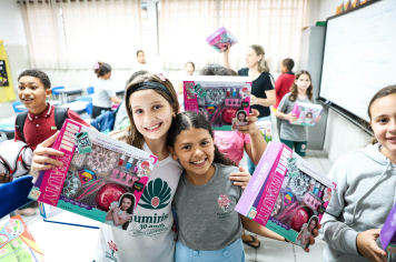 Foto - Entrega de Presentes 10/10/2025