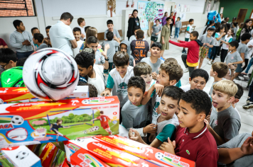 Foto - Entrega de Presentes 10/10/2025