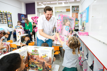 Foto - Entrega de Presentes 10/10/2025