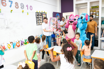 Foto - Entrega de Presentes 10/10/2025