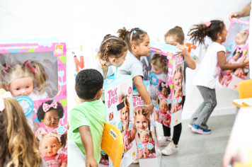 Foto - Entrega de Presentes 10/10/2025