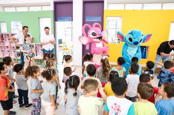 Foto - Entrega de Presentes 10/10/2025