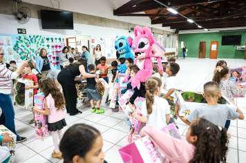 Foto - Entrega de Presentes 10/10/2025