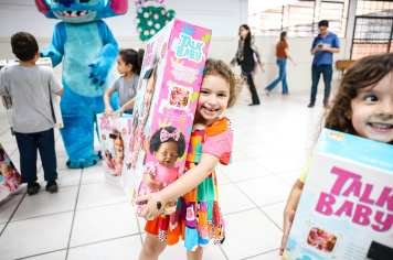 Foto - Entrega de Presentes 10/10/2025