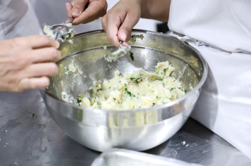 Foto - Cardápio Português 03/10/2025