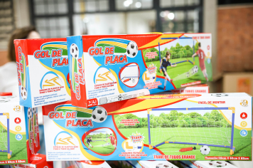 Foto - Entrega de Presentes 10/10/2025