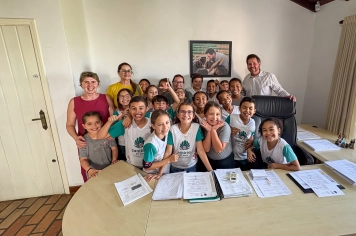 Foto - Visita de Alunos ao Prefeito 14/11/2025