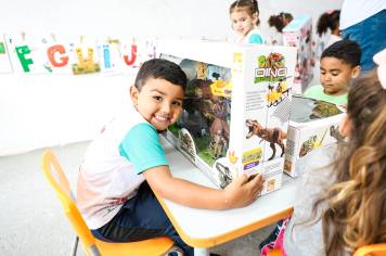 Foto - Entrega de Presentes 10/10/2025