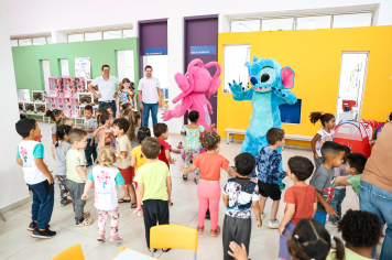 Foto - Entrega de Presentes 10/10/2025