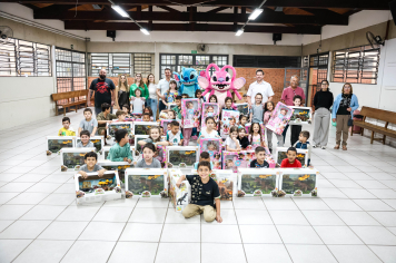 Foto - Entrega de Presentes 10/10/2025