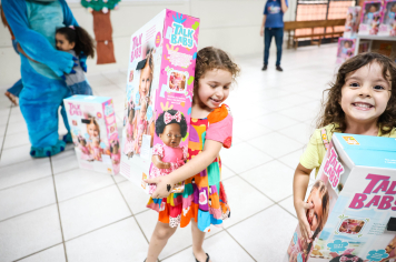 Foto - Entrega de Presentes 10/10/2025