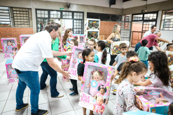 Foto - Entrega de Presentes 10/10/2025