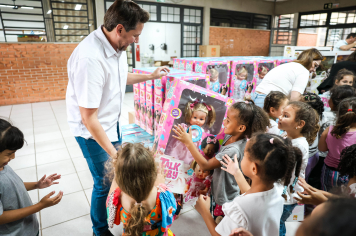 Foto - Entrega de Presentes 10/10/2025