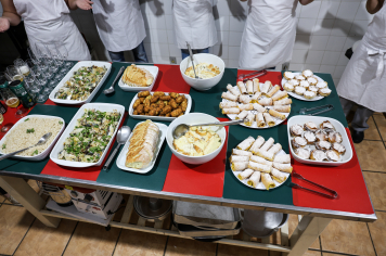 Foto - Cardápio Português 03/10/2025