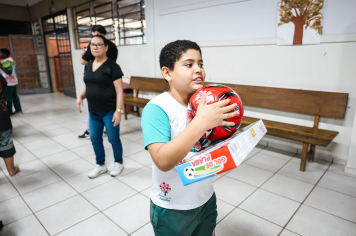 Foto - Entrega de Presentes 10/10/2025