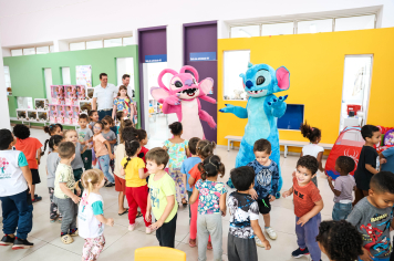 Foto - Entrega de Presentes 10/10/2025