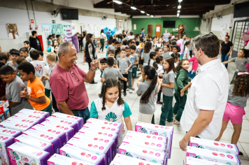 Foto - Entrega de Presentes 10/10/2025
