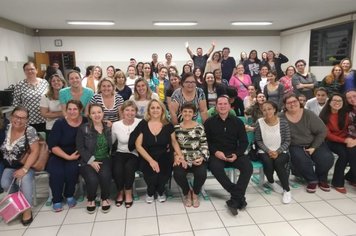 Educação de Jumirim realiza palestra motivacional para funcionários